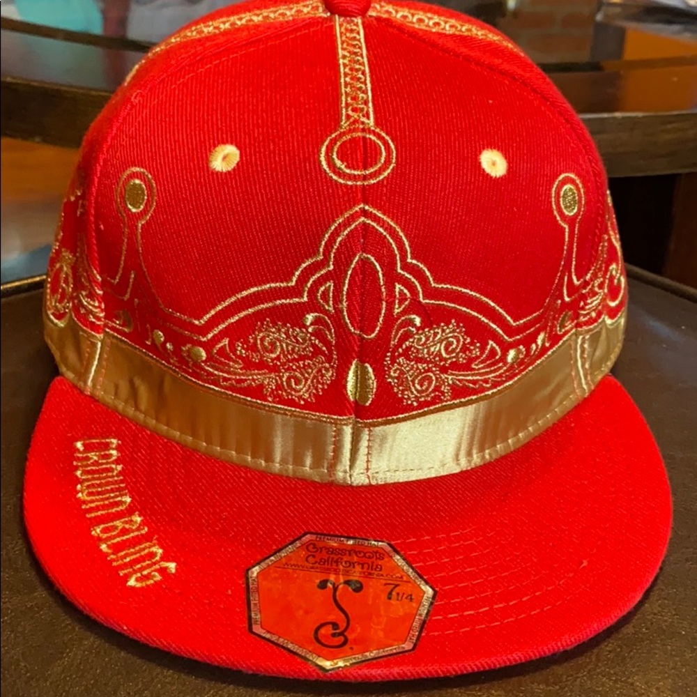 NWT (7 1/4) Grassroots hat “Crown Bling”